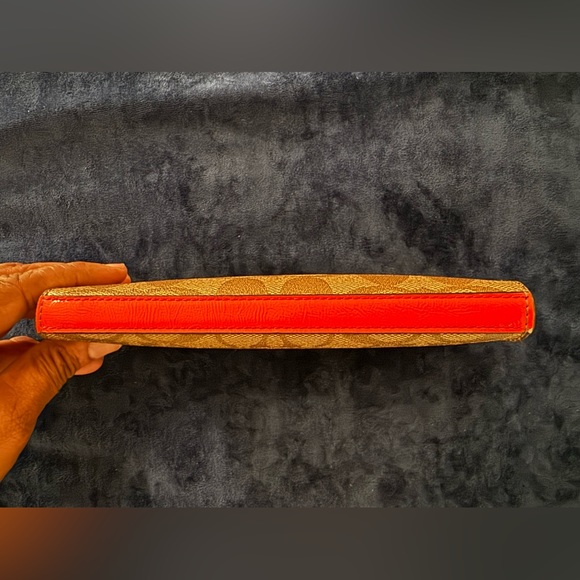 Authentic Leather Coach Wallet 🌟 - Picture 3 of 5